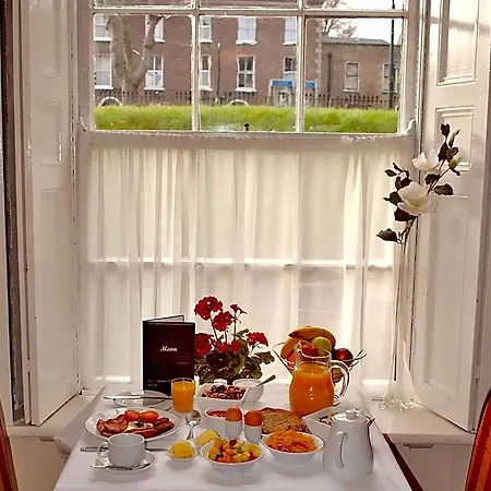 Morehampton Townhouse فندق 3*